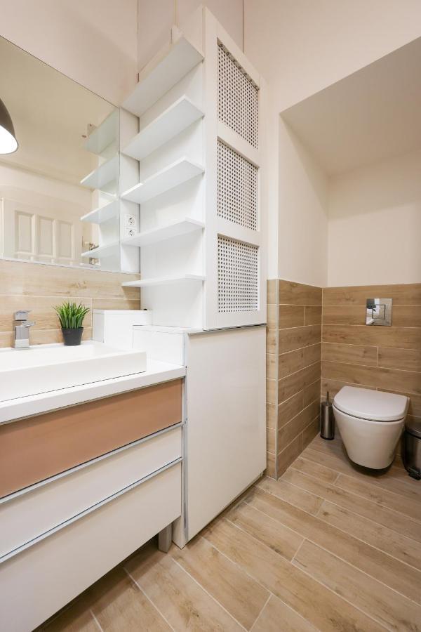 Deluxe With 4bedrm 2 Bathrm Apartman