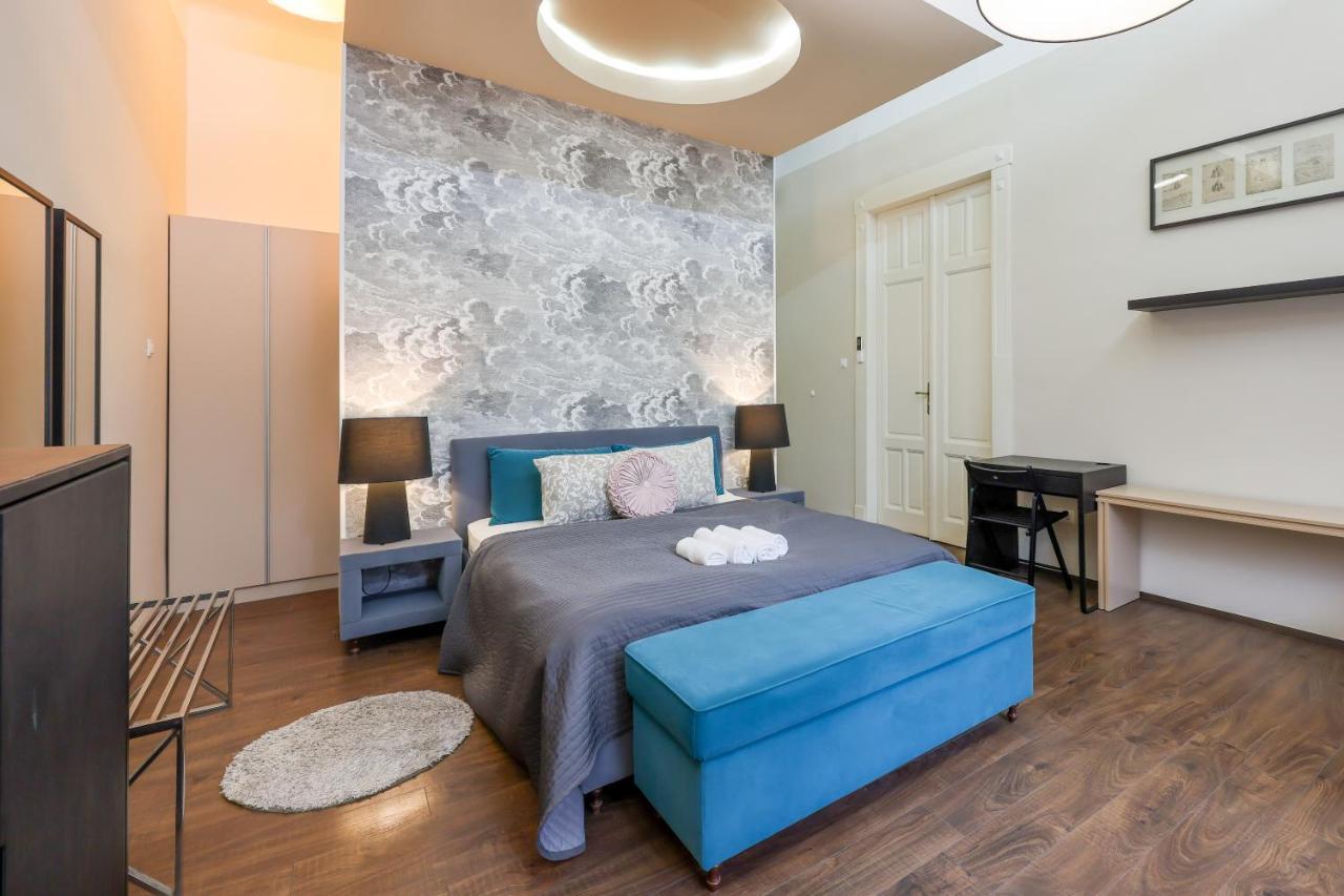 Deluxe With 4bedrm 2 Bathrm Budapest